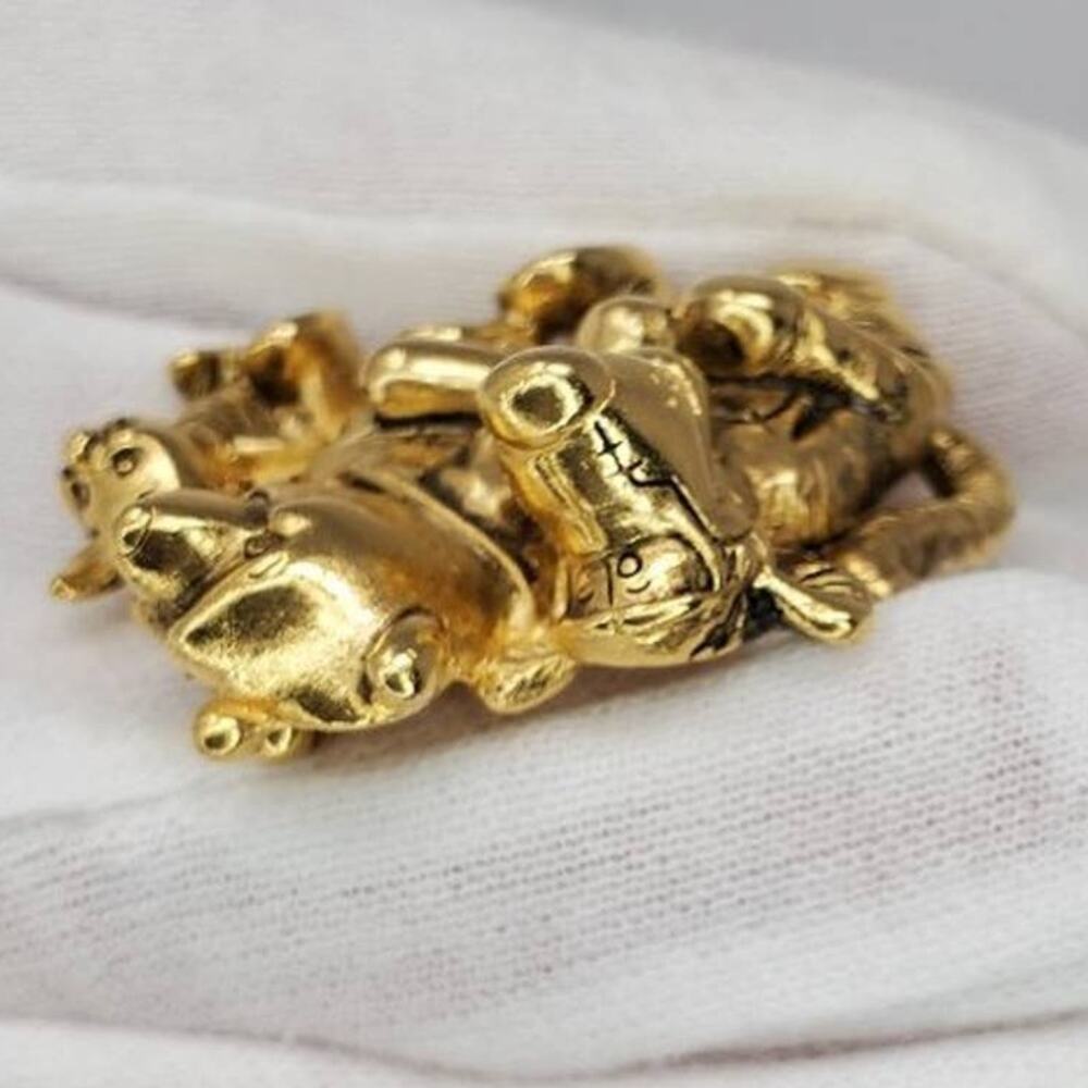 Vintage Disney Winnie the Pooh Tigger Piglet Gold Brooch - Picture 2 of 4